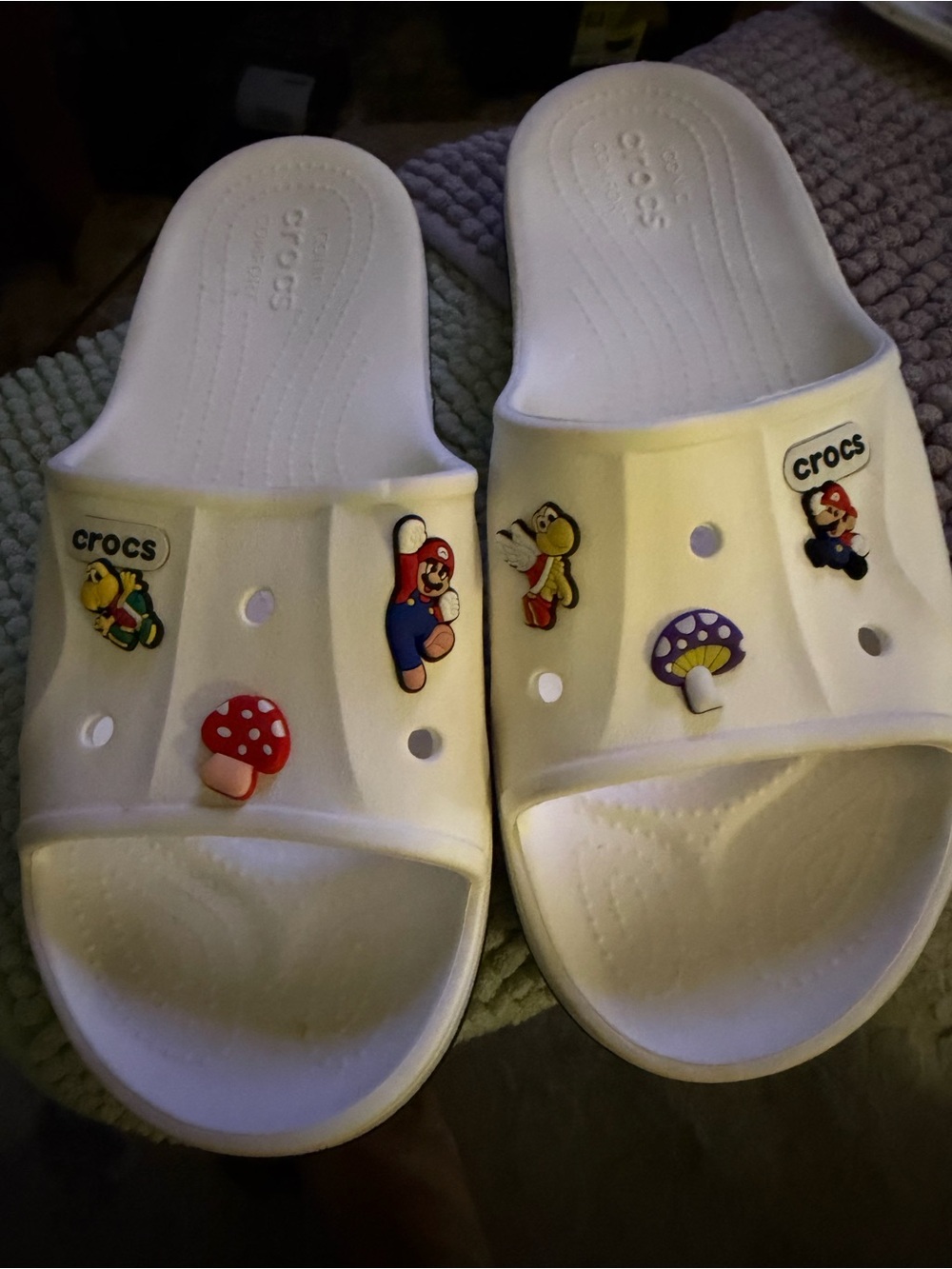 CROCS White men’s size 11 Slide Sandals with Super Mario Jibbitz
